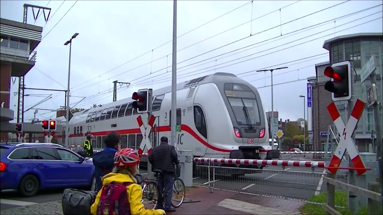 Bahnübergang Leer (Ostfriesl) // German Railroad crossing // Duitse Spoorwegovergang