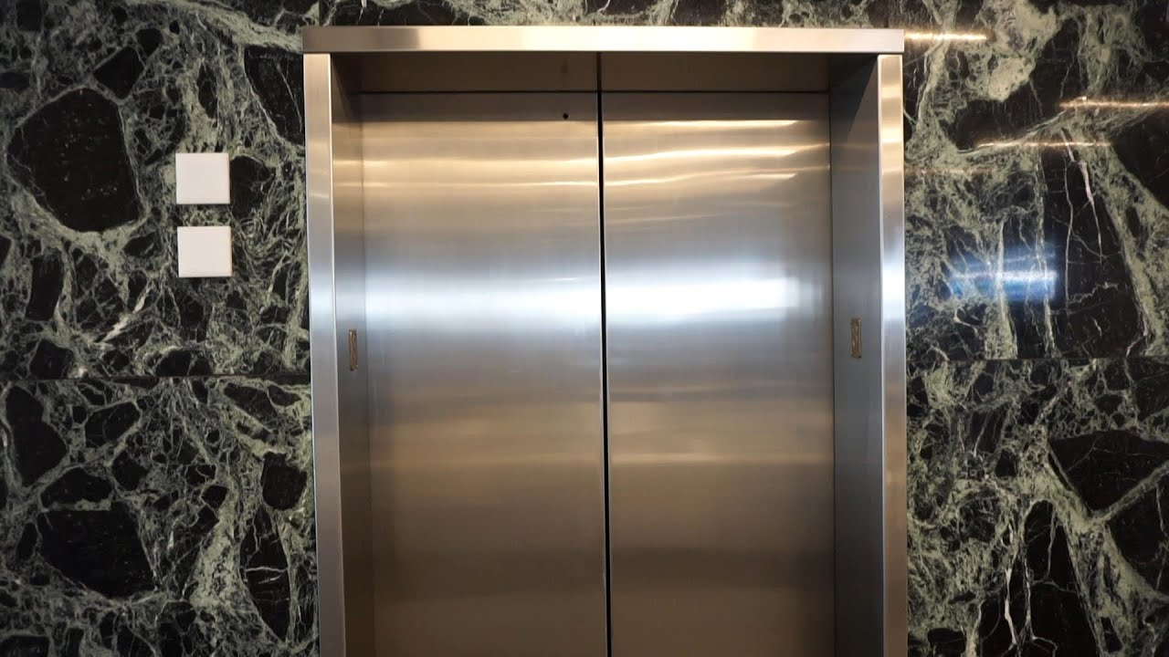 14-story parking garage! Scenic Schindler traction elevators @ Bank of America Plaza, Tampa, Florida