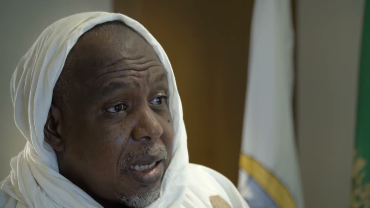 فضيلة الشيخ محمود ديكو المنسق العام لتجمع أهل السنة والجماعة في جمهورية مالي متحدثاً عن المرجعية
