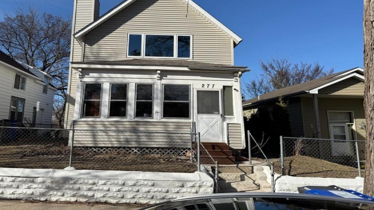 277 Morton St E, Saint Paul, MN Presented by Mai Song Lee.