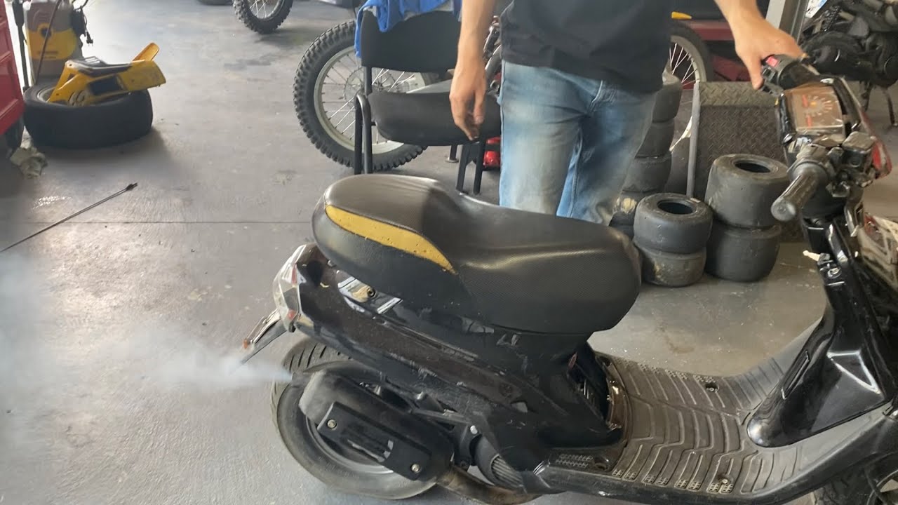 REMISE EN ROUTE D’UN MBK BOOSTER ROAD 1997 - LE MEILLEUR SCOOTER QUE J’AI ESSAYÉ 😱😳😃
