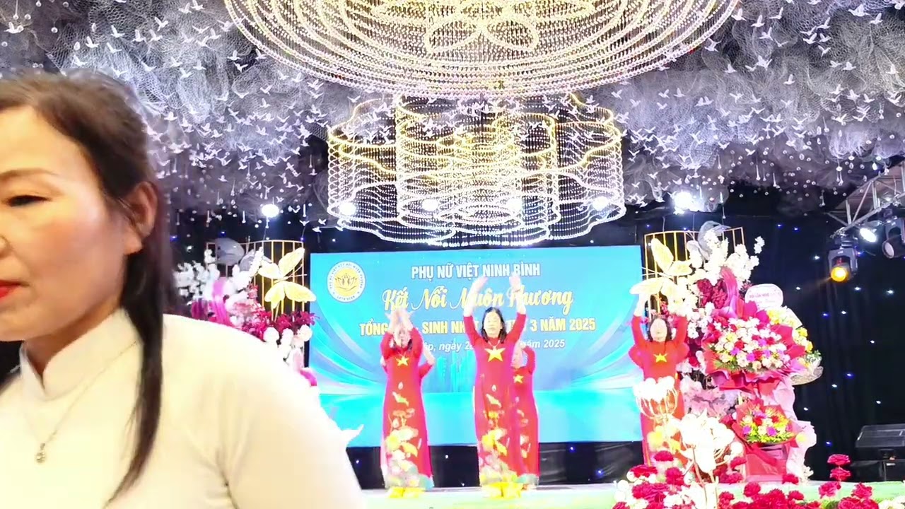 Việt Nam ta nắm tay nhau- Lớp Yoga Tân Bình