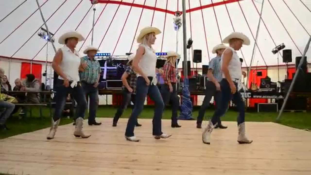 DANSEOPVISNING PÅ MØRKØV KRÆMMERMARKED 2014