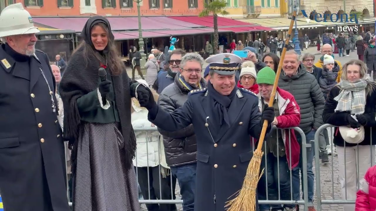 Ecco la 'Befana del Vigile' 2026! Tanta festa (e solidarietà) in Piazza Brà