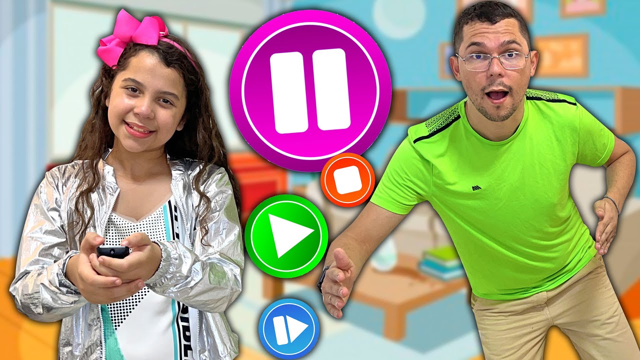 SARAH em uma nova HISTÓRIA engraçada do CONTROLE REMOTO MÁGICO do Pause Challenge!