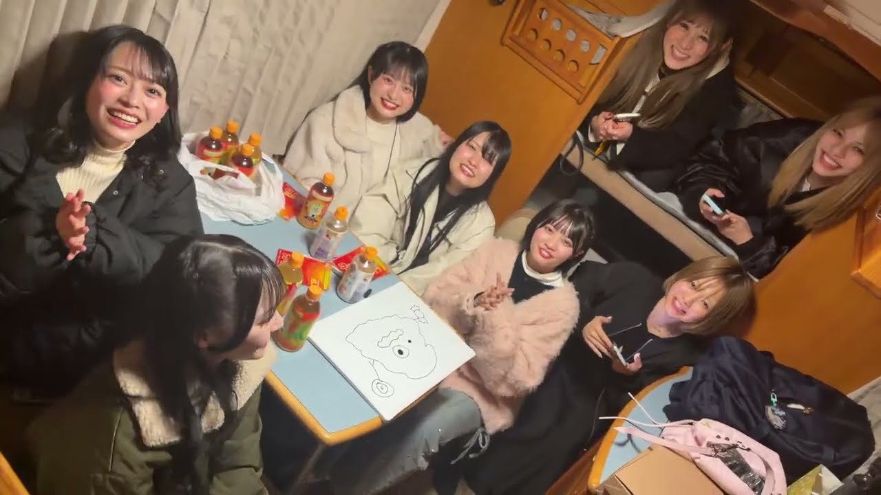 キャンピングカーに女子翼ちゃん登場！ライブ配信中！
