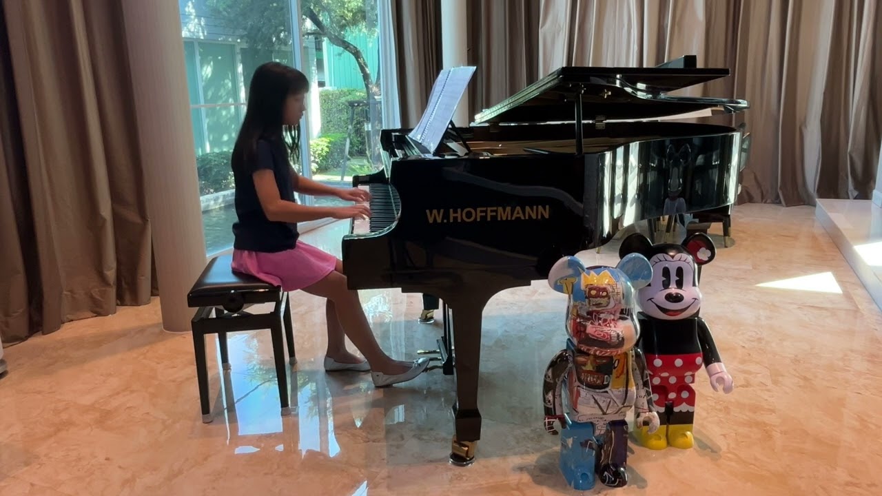 Joe Hisaishi - A Town with An Ocean View  (Kiki’s Delivery Service).  Piano Arr. Hirohashi Makiko.