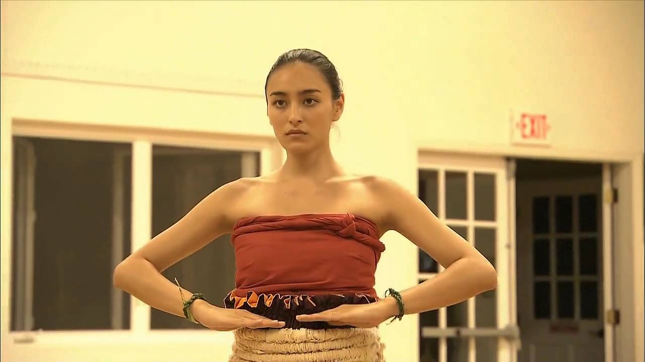 Hula Kahiko, ancient hula (dance) - Jun Hasegawa (dancer)