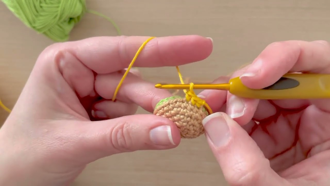 Crocheter sur le brin avant avec un nouveau fil. Les types de mailles par Valerie_filuncrochet