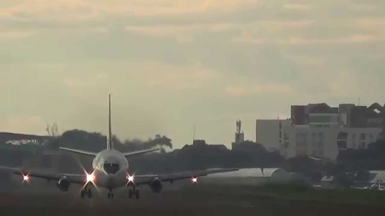 Aterrizaje TAM Militar B-737 200  en El Trompillo
