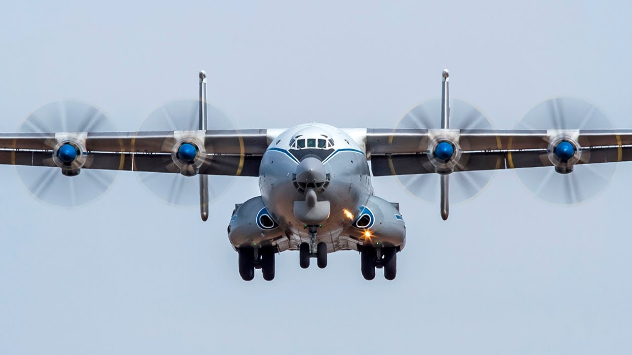 ✈Ан-22 - Чуть не ушел на второй круг при болтанке + переговоры пилотов / Аэродром Кубинка