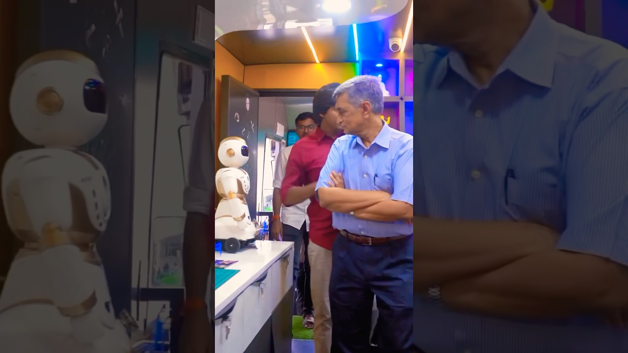 ❤️Flow Bus in India😲 Futuristic Lab on wheels