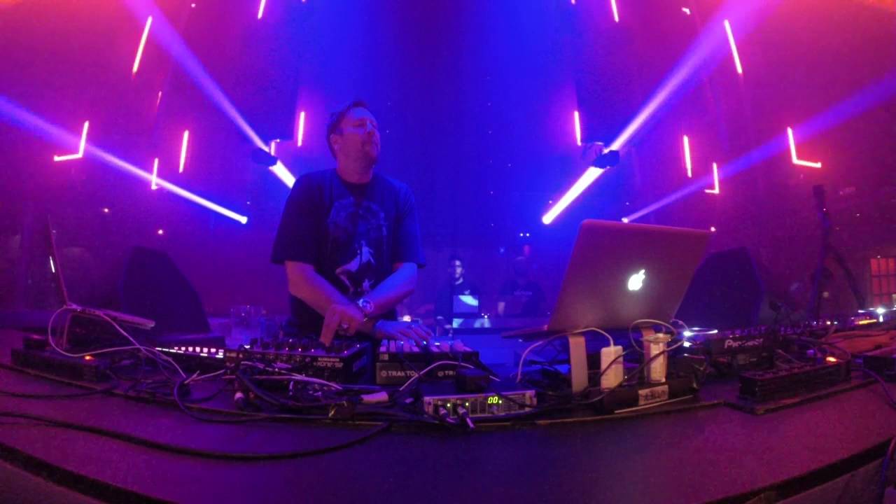 Umek  Llive at Music is Revolution, Week 8 Space, Ibiza   720p HD   02 Aug 2016