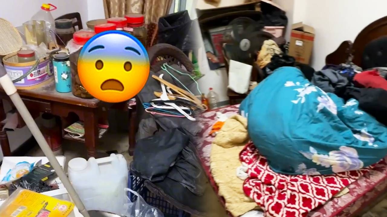 😭 How difficult is it to help a client's mother-in-law declutter?