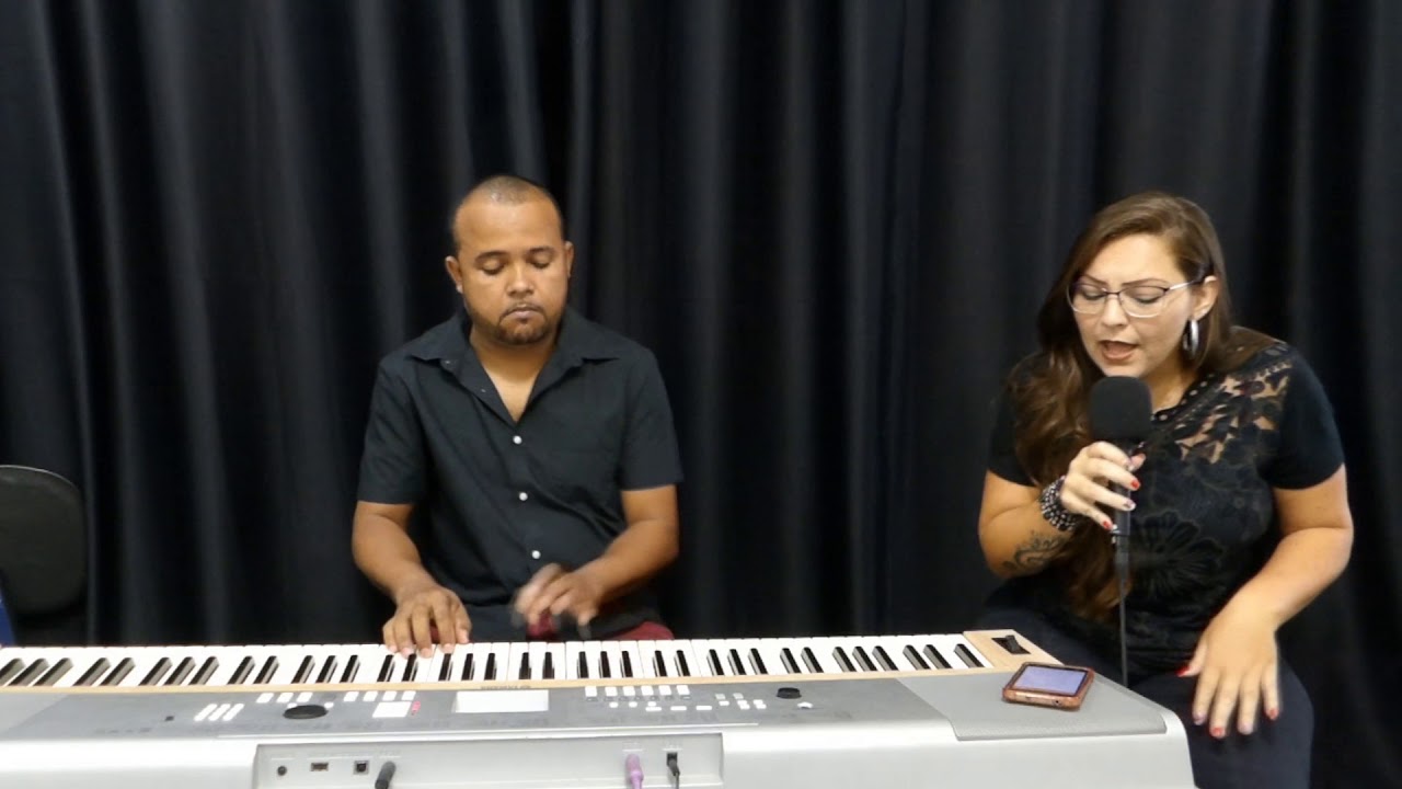 Deus é maior Jamily (Cover) Barbara Martins