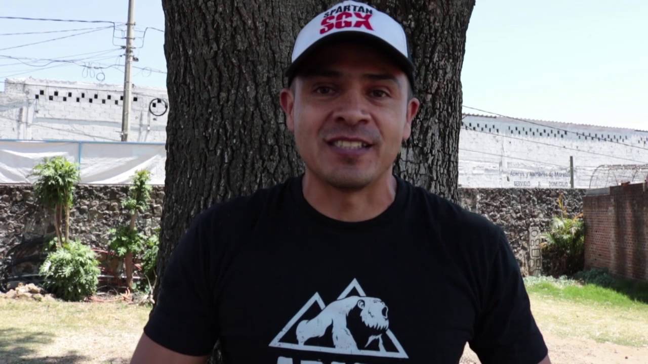 Como entrenar para subir o trepar la cuerda en Spartan Race
