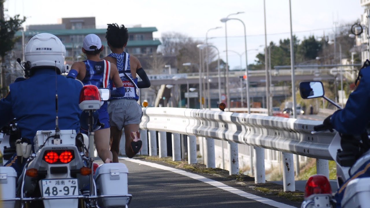 《選手の安全を守る箱根駅伝の舞台裏に密着！》箱根駅伝2022 神奈川県警同士の白バイの襷繋ぎ