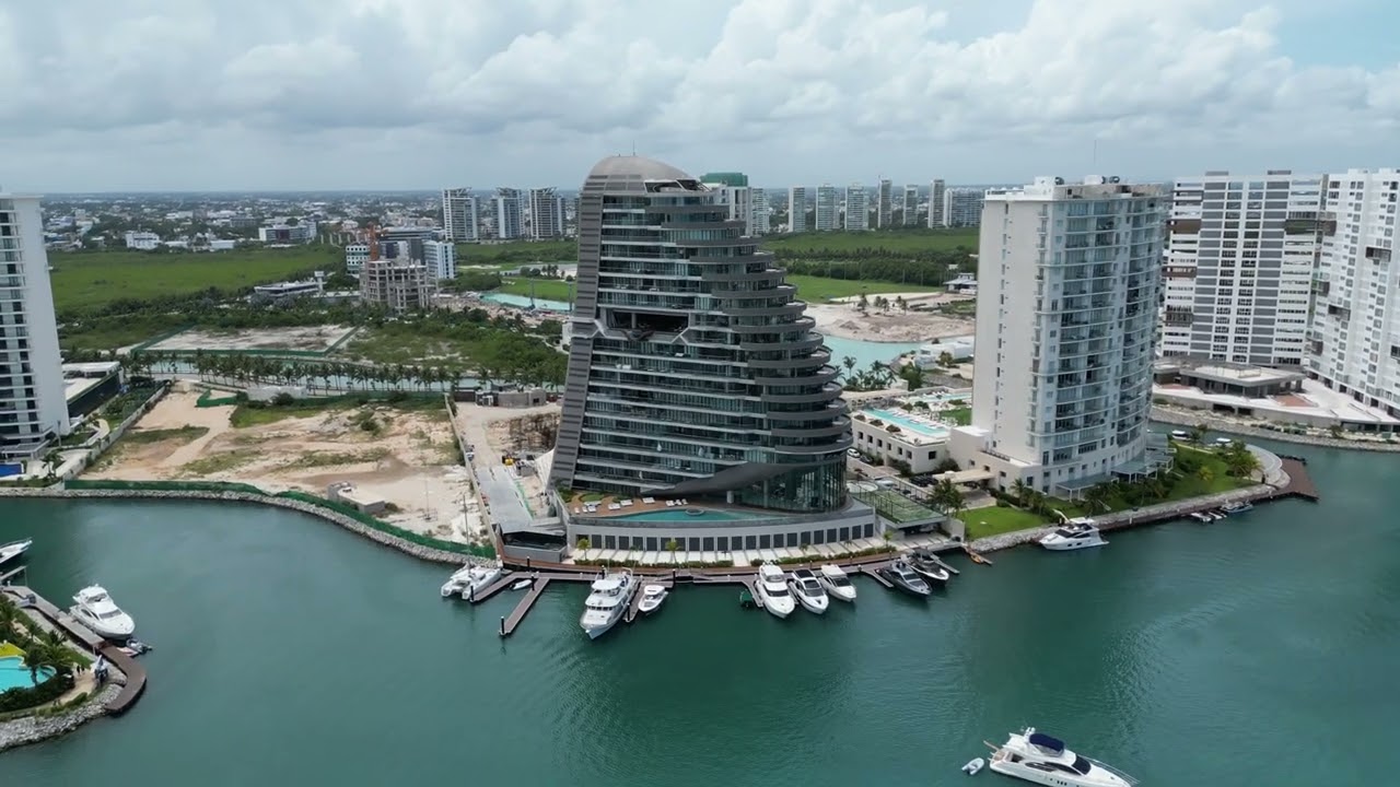 Cancun M&eacute;xico - Zona Hotelera - Puerto - Drone