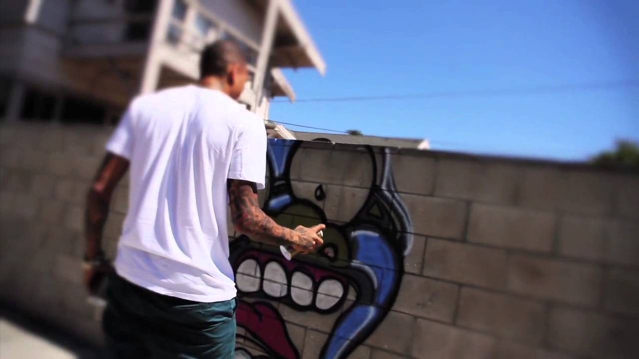 Chris Brown Visits Jenesse Center, A center for Domestic Violence prevention and intervention.