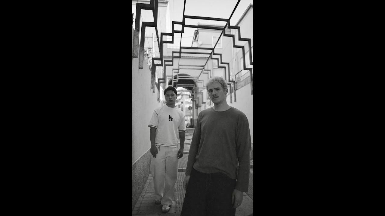 GOMZ & Gus - Lo Contrario (Lyric Video)