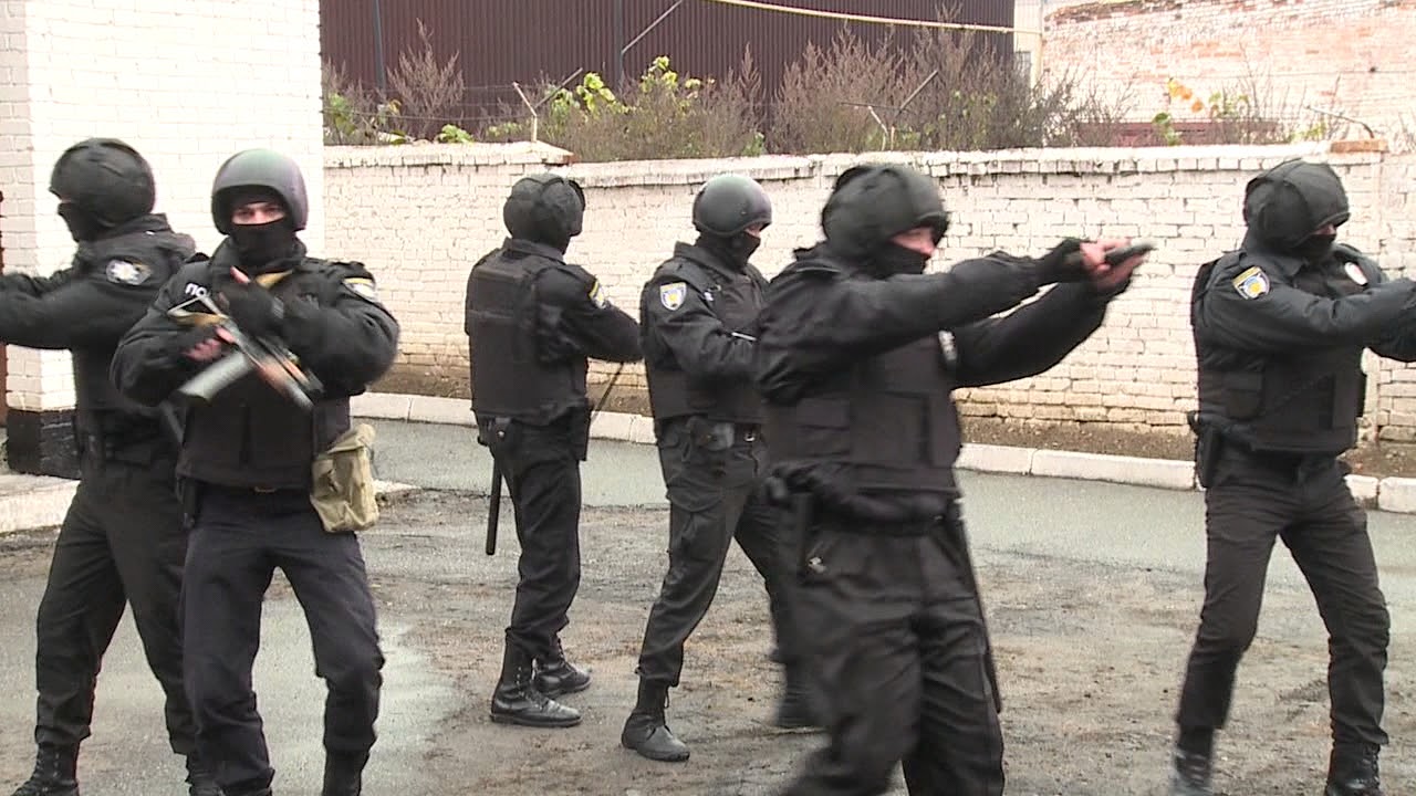 Поліцейські охорони показали свої дії в екстремальних ситуаціях