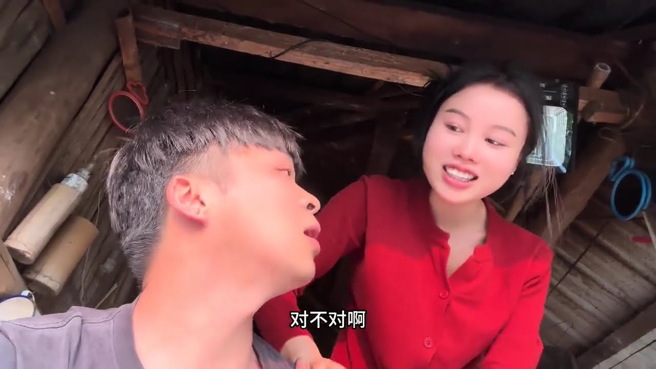 老挝媳妇阿潘看到林间小别墅开心的手舞足蹈 给老挝媳妇阿潘建林间小别墅的第二天#老挝#老挝媳妇#外国媳妇#生活不会辜负每一个努力的人