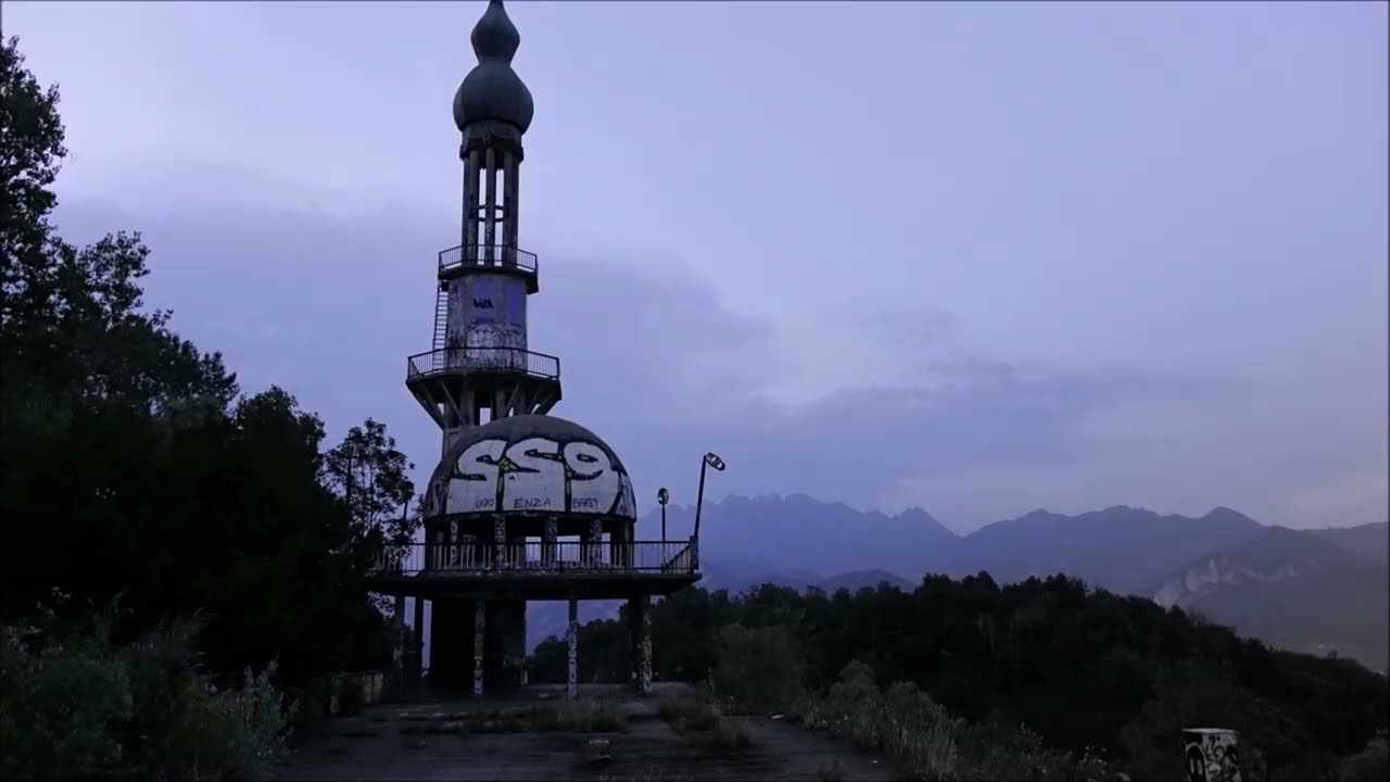 CONSONNO CITTÀ FANTASMA dopo il tramonto - la “Disneyland fantasma di Lombardia” degli anni '60-70