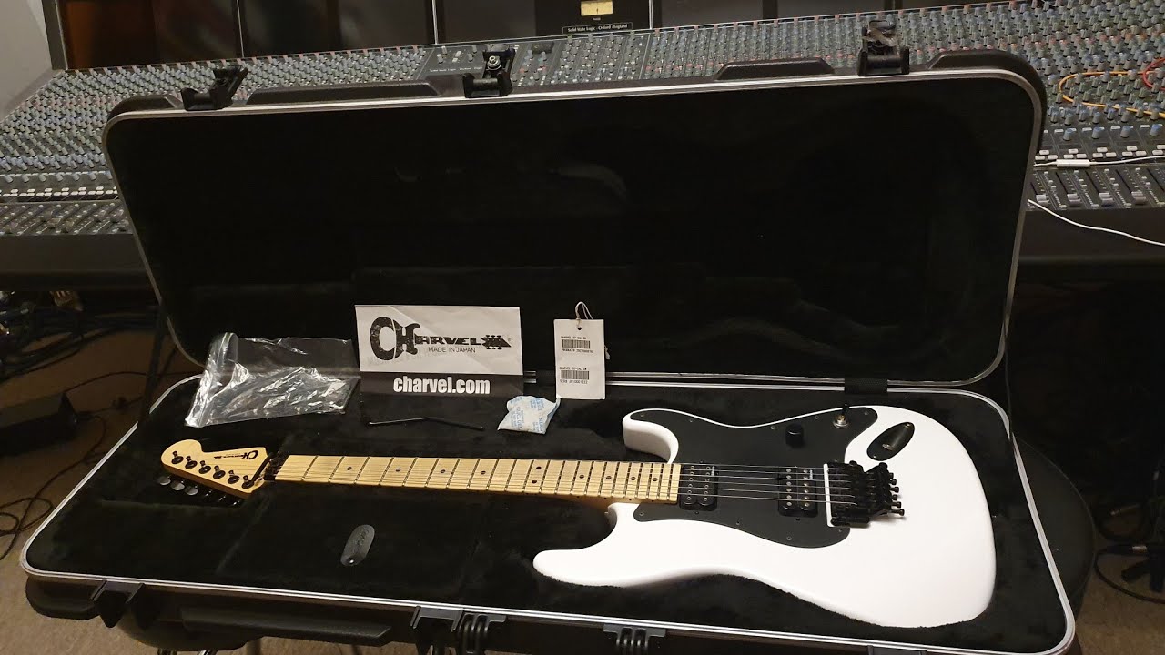 Видеообзор гитары Charvel San Dimas Japan So-Cal 2010 Super Strat Up Close