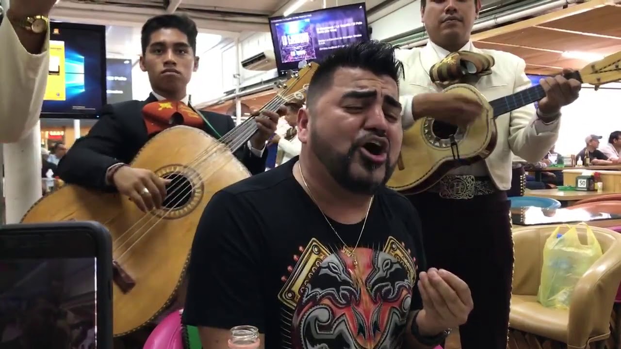 El Mimoso Cantando Con Mariachi Sufriendo A Solas