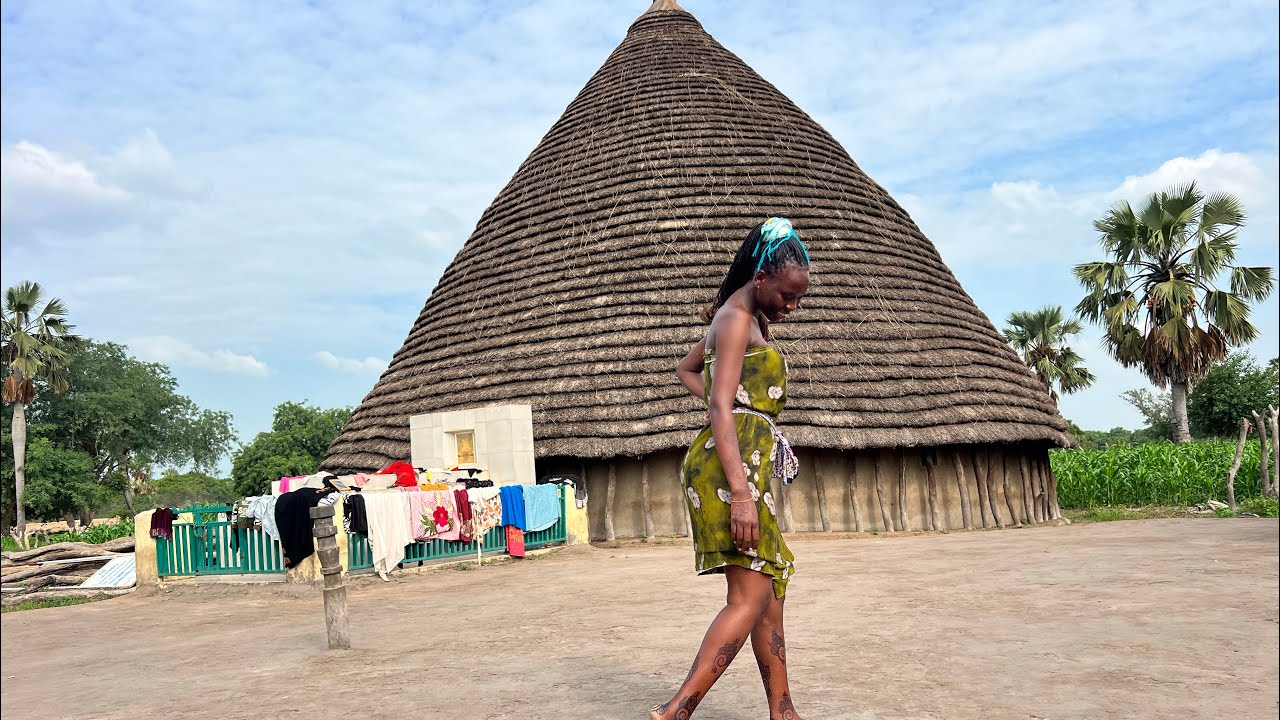 Inside This Big Village 🛖 Hut in South Sudan 🇸🇸 #shortvideo #africancountry #africanlife