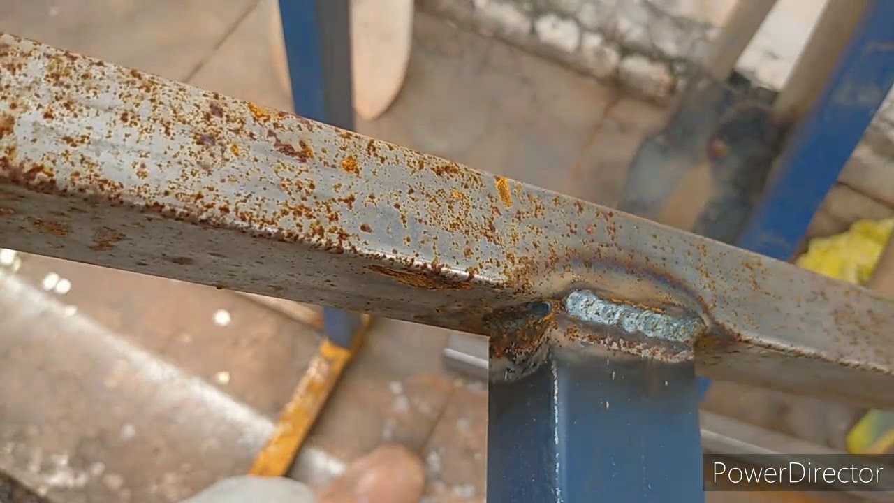 Como é um  dia típico na serralheria.