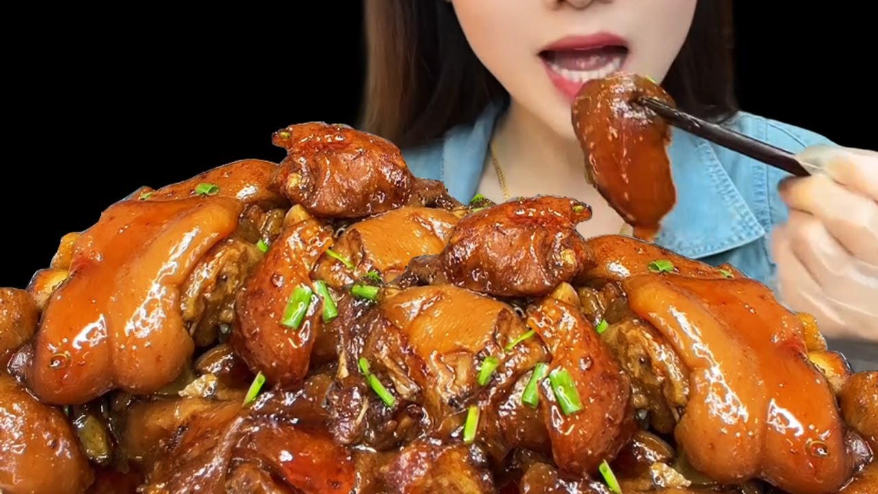 EATING CHINES FOOD | Home Cooked Meal - Eating braised pig's trotters