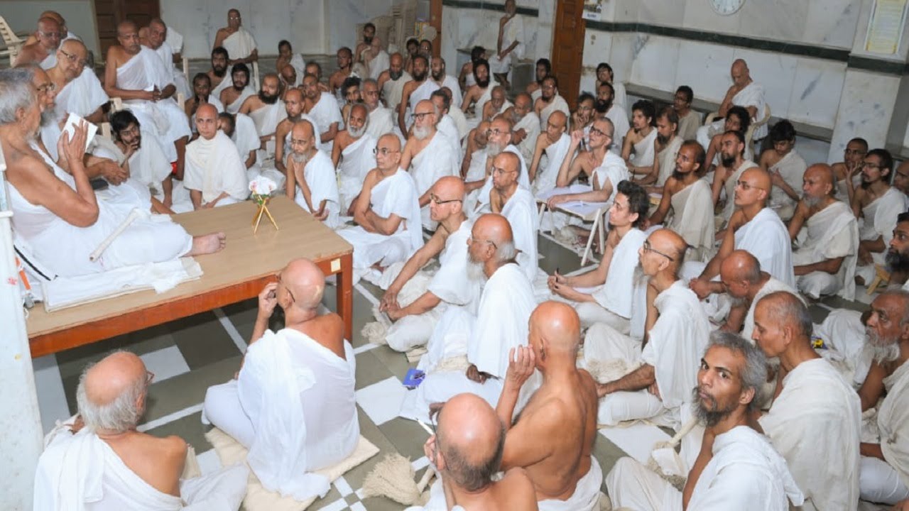 SNEH MILAN in Mumbai with Gachadhipatishri Rajendrasurishwarji M.S. & A.Ratnasundersuri M.S.