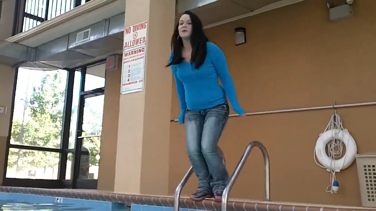 Nicole hits the pool