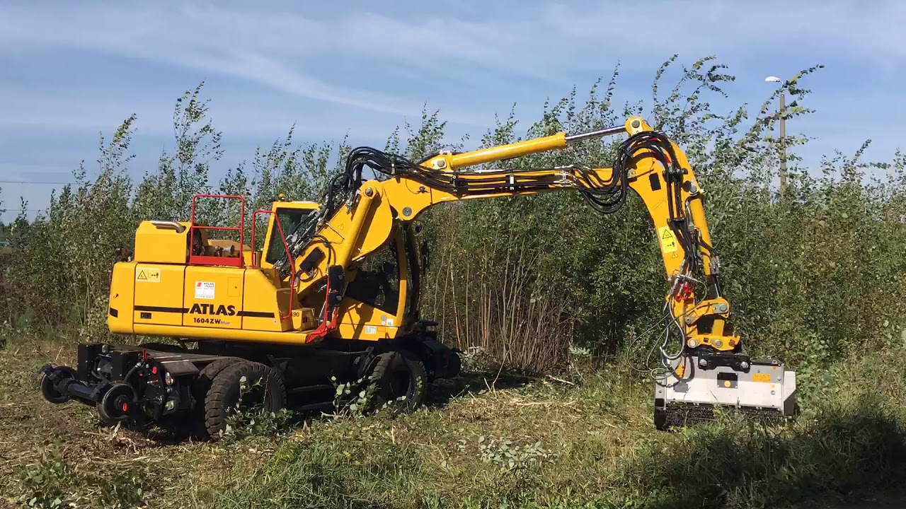 FAE FML/EX-125 - mulczer leśny z narzędziami bijakowymi z koparką kolejową ATLAS 1604ZW