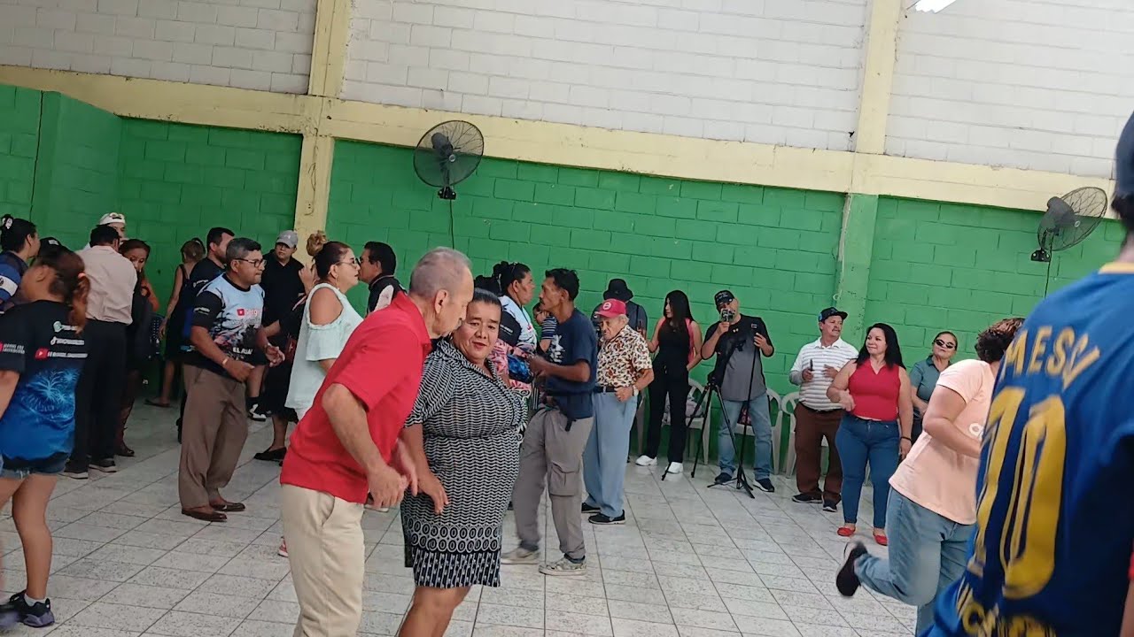 🔴EL PROFE SE ENAMORO DE TANCHITO BAILANDO🕺💃