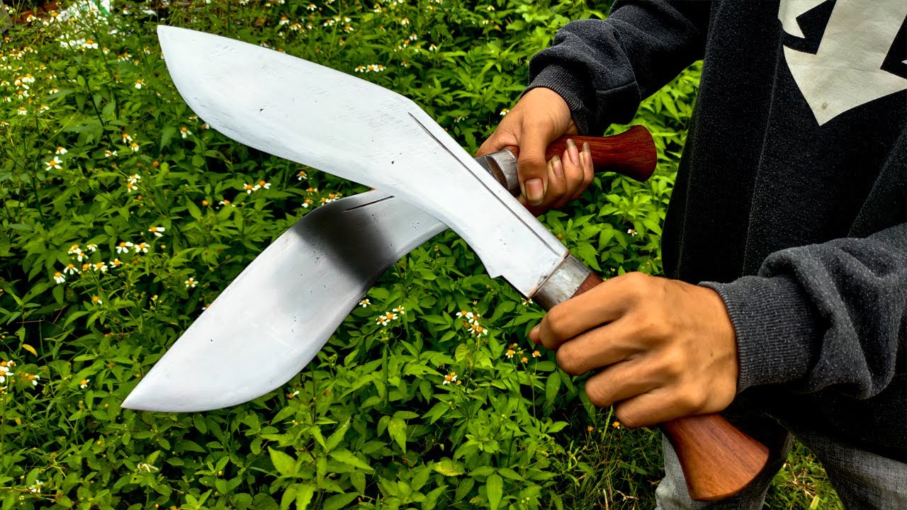 KNIFE MAKING - FORGING BEAUTIFUL KNIFE OUT OF RUSTED TRUCK LEAF-SPRING | Napali Kukri Knife