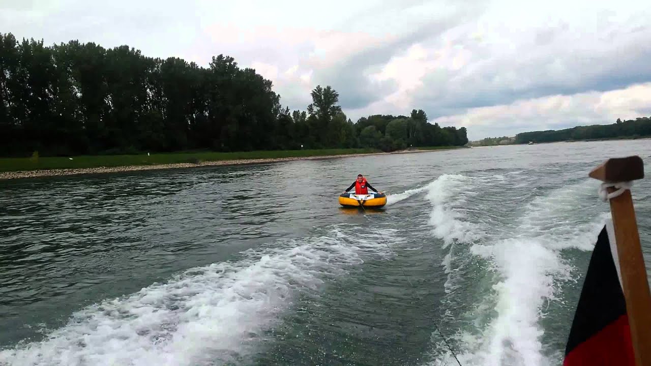 Tube fahren auf dem Rhein bei Speyer Fjord 21 WE