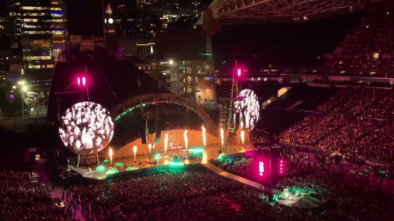 Hymn for the Weekend (Coldplay Live 2023 Seattle 4K)