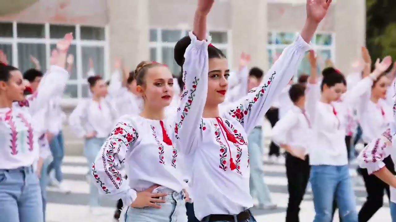 200 de inimi bat în ritm de dans! De Ziua Internațională a Dansului