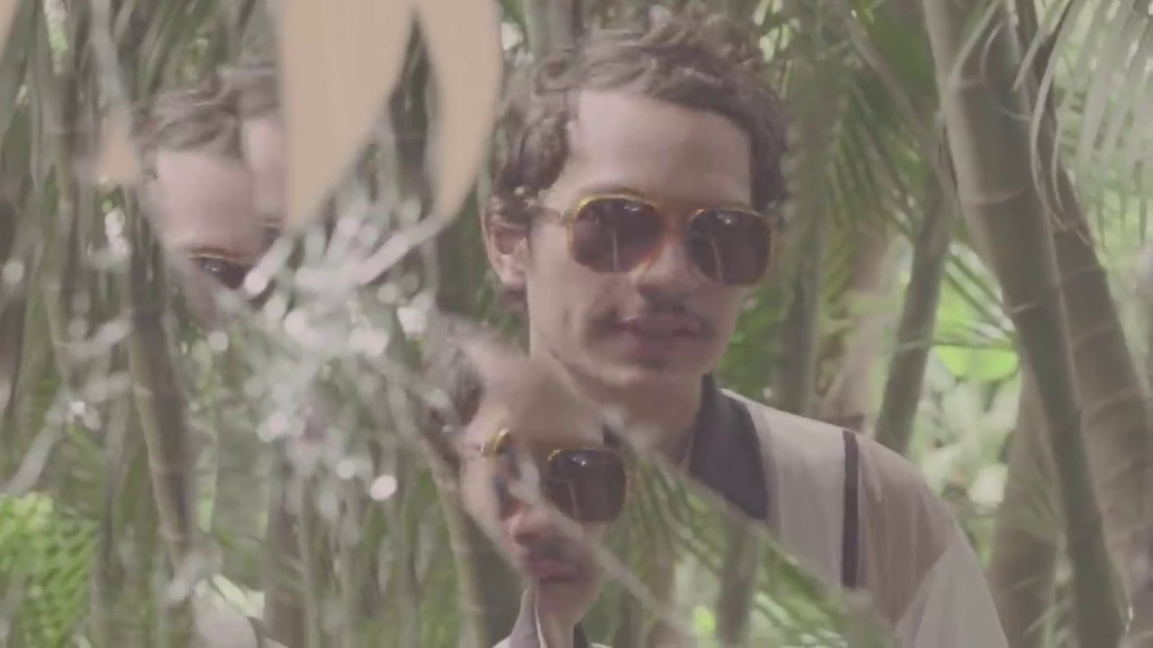 Caloncho - B&eacute;same Morenita (Video Oficial)