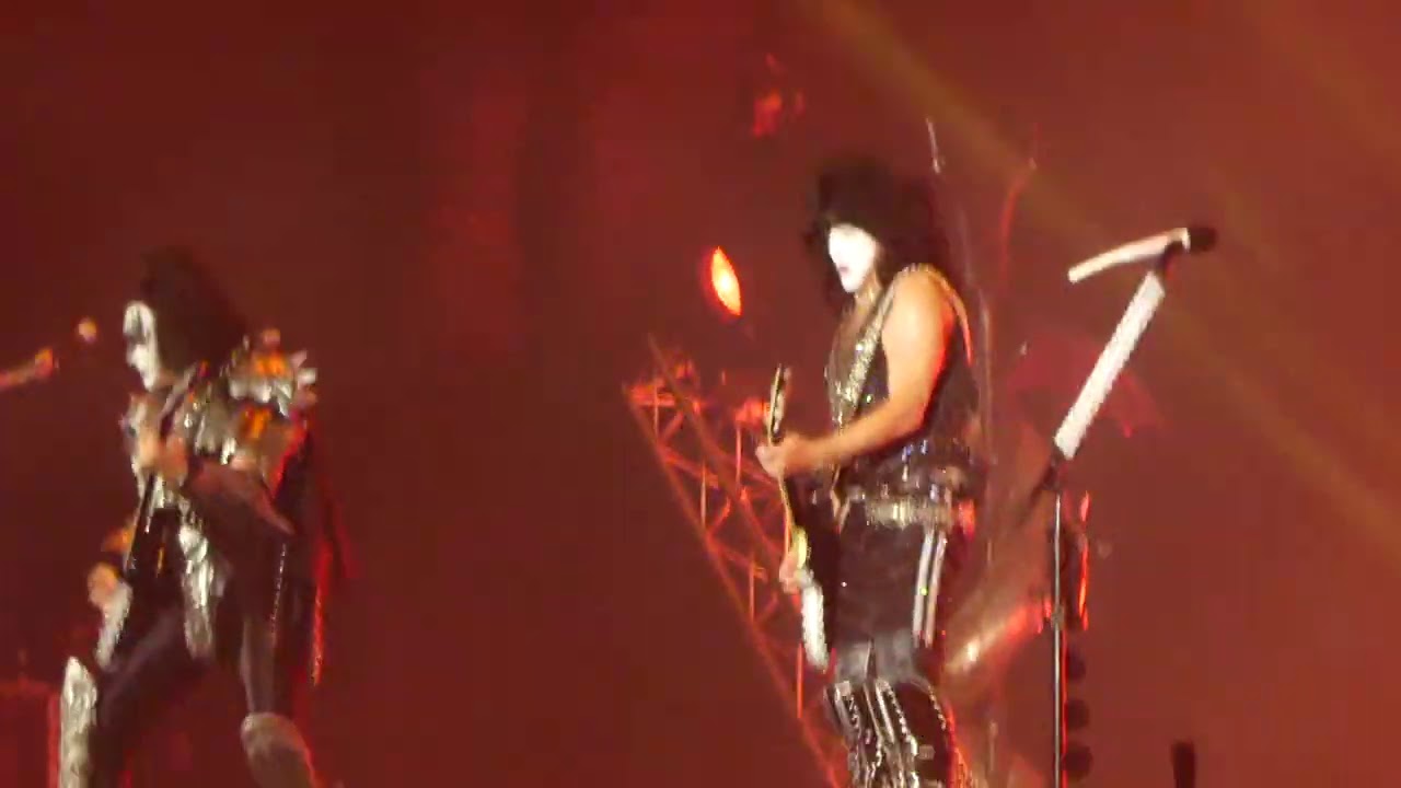 Kiss - Lick it up! Dubai 12-31--2020