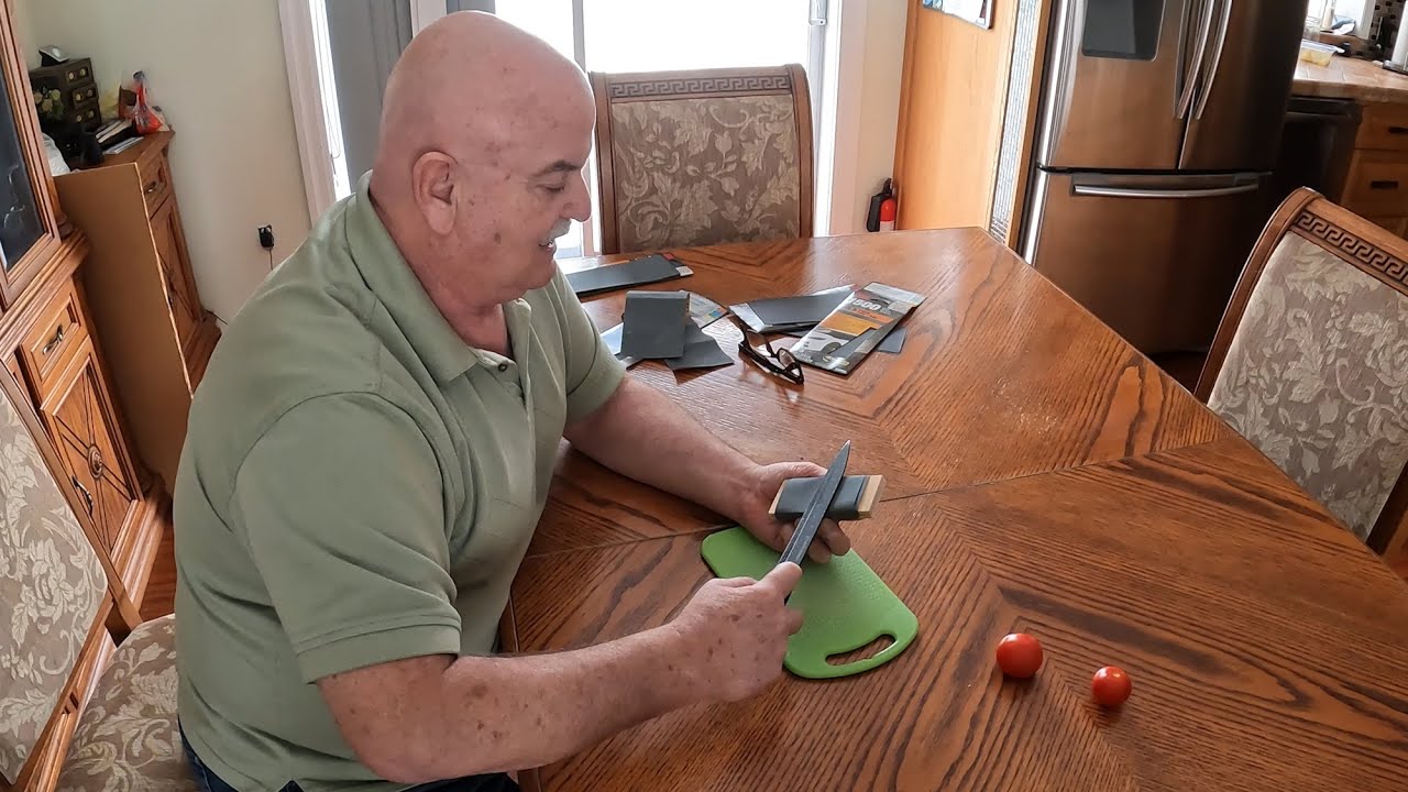 Quickly Sharpening my Knife using Sandpaper