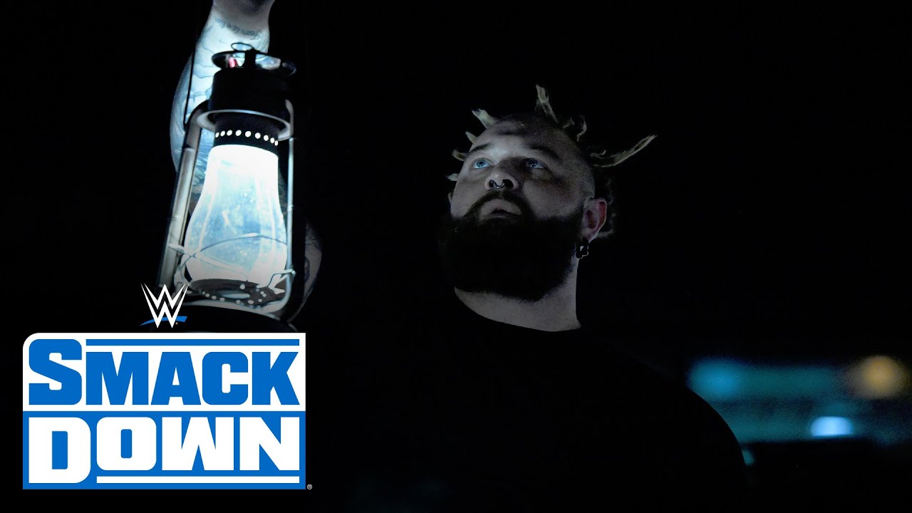 Bray Wyatt makes his SmackDown entrance