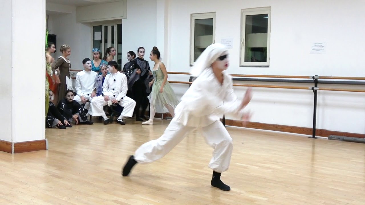 Le Fiabe Danzate, prove in costume, assolo del piccolo Pulcinella