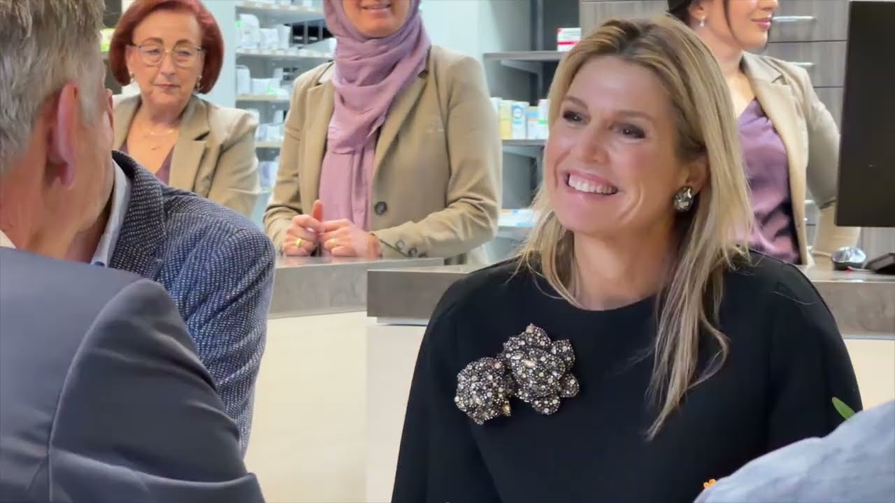 Máxima vertelt over hondje Jagger tijdens buurtbezoek Oss