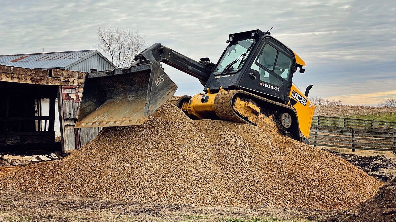 Barn Wreckage Cleanup and Grading | JCB Teleskid