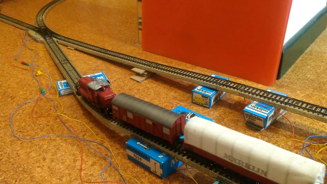 MÄRKLIN-Nostalgie - Ablaufberg mit Abdrücksignal 7043 mit großer Acht
