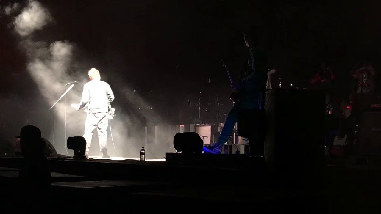 Gorillaz live @Demon Dayz- Song 2 Cover (ft. Graham Coxon)