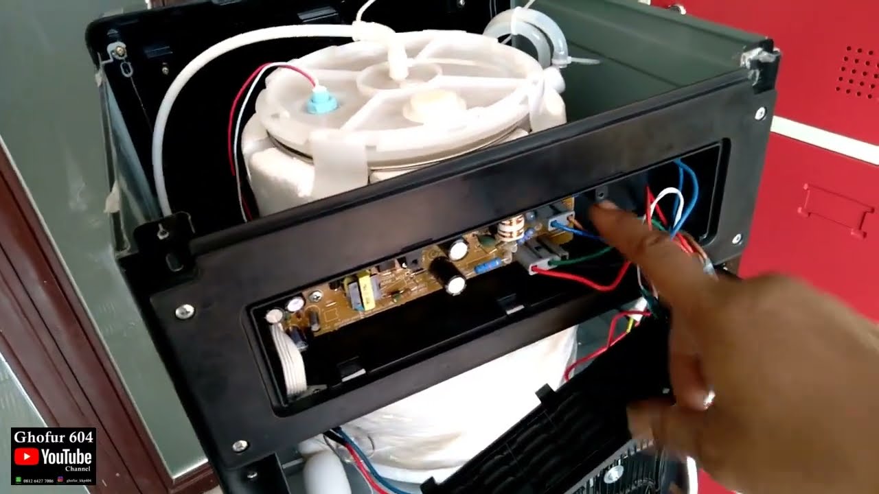 Dispenser POLYTRON galon bawah tidak dingin
